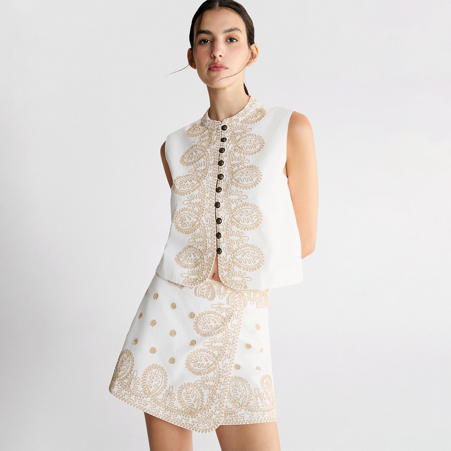 Basement - Blazer $29.990 Falda $29.990