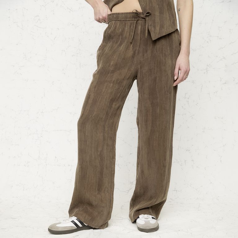Pantalón Straight Tiro Medio Mujer