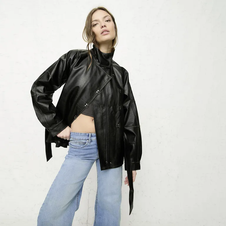 Chaqueta Efecto Cuero Nudo Mujer