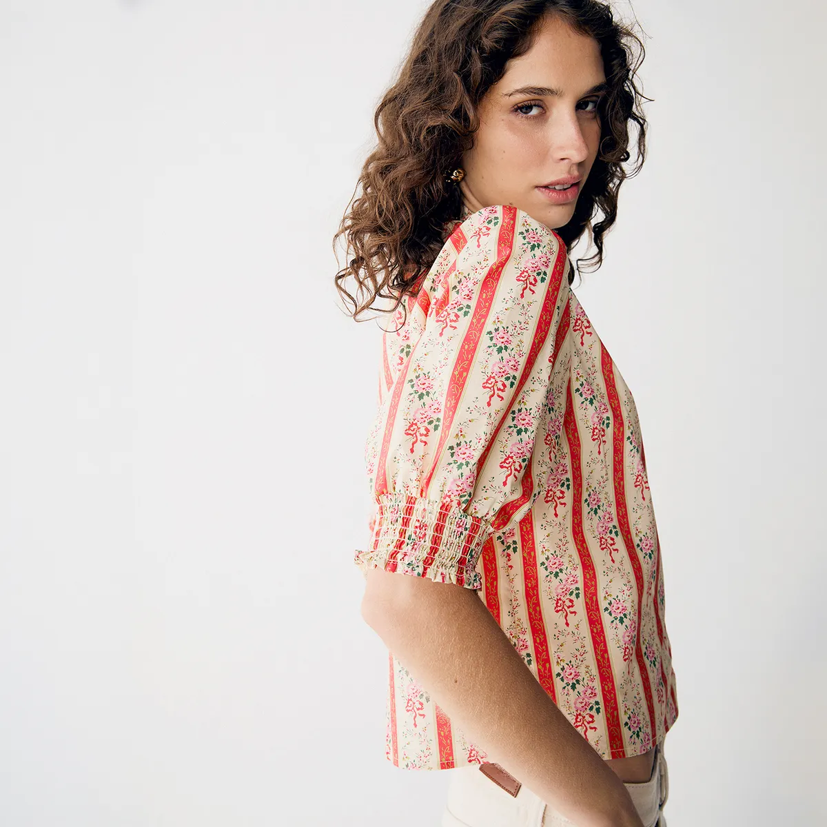 BASEMENT - Blusa Estampada Flores Mujer Basement