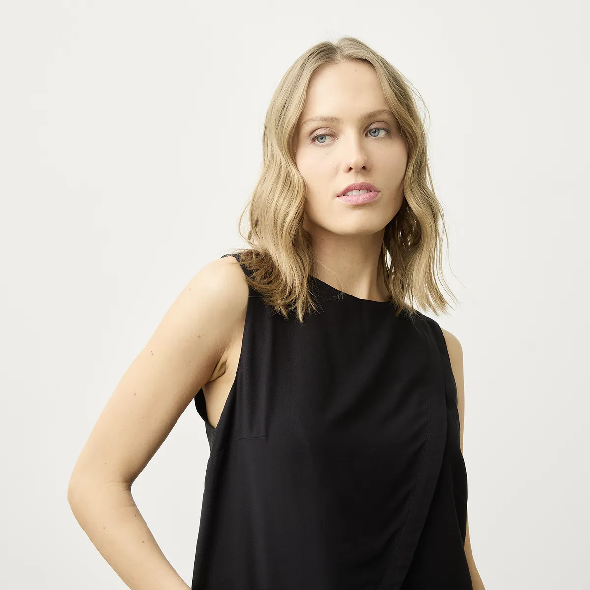 BASEMENT - Blusa sin Mangas Mujer Basement