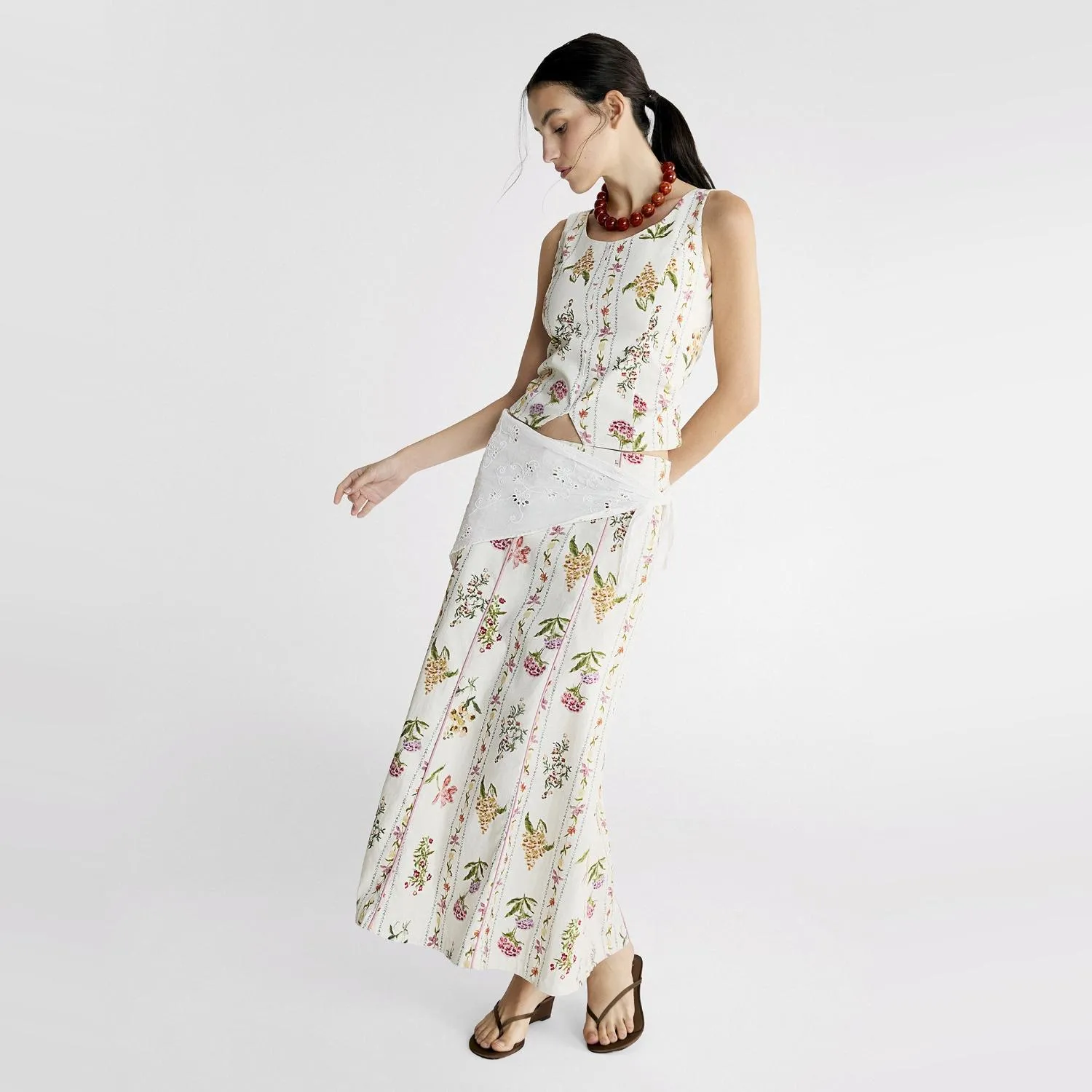 Basement - Blusa $19.990 Falda $24.990
