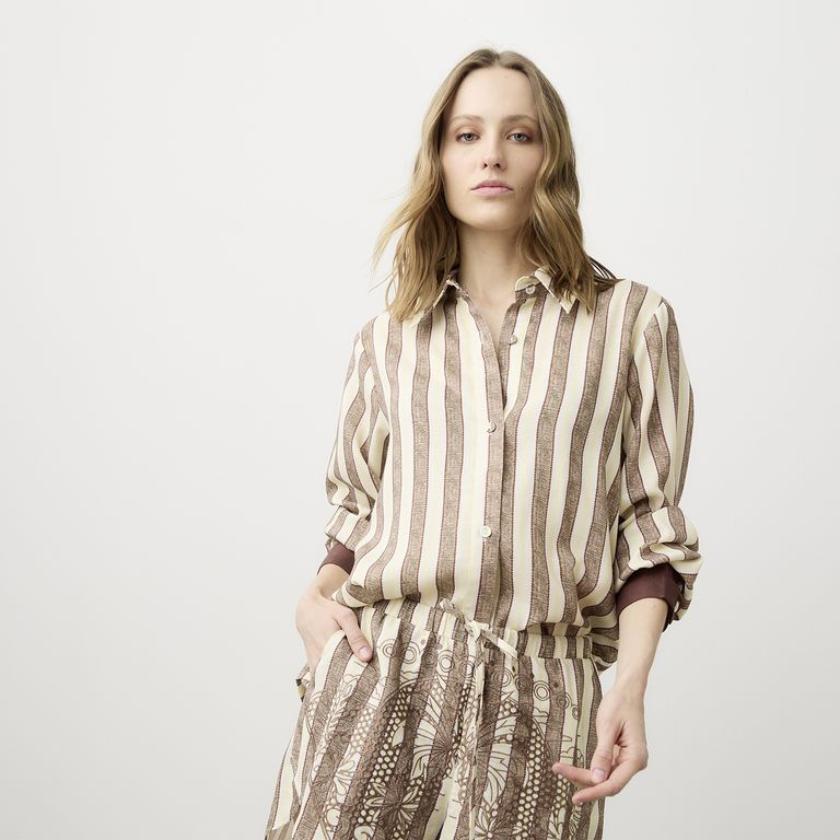 Blusa Camisera Estampada Fran Larraín x