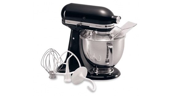 Batidora KitchenAid Artisan con sus accesorios básicos