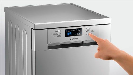 Controla las funciones de tu lavavajillas fácilmente gracias a su panel digital. 