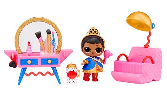 L.O.L. Surprise! OMG House of Surprises Beauty Booth + Her Majesty