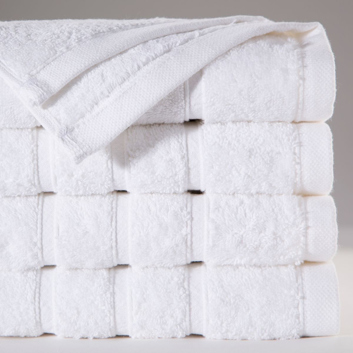 BASEMENT HOME - Set 4 Toallas 2 Extra Grande y 2 Mano Combed Blanco