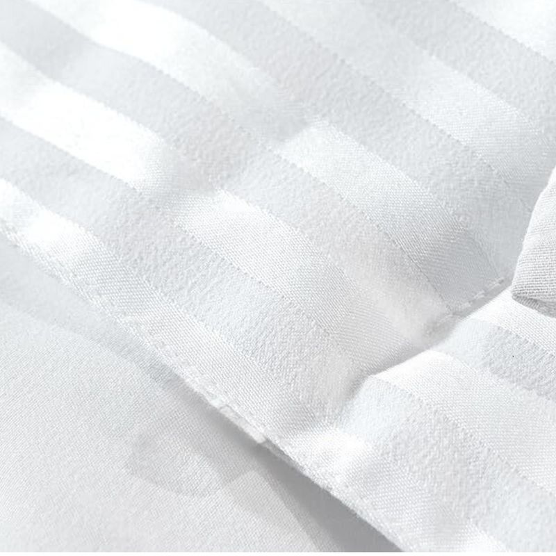 KARYTEX - Plumón Hotelero Saten A Rayas Color Blanco Cama Sencilla