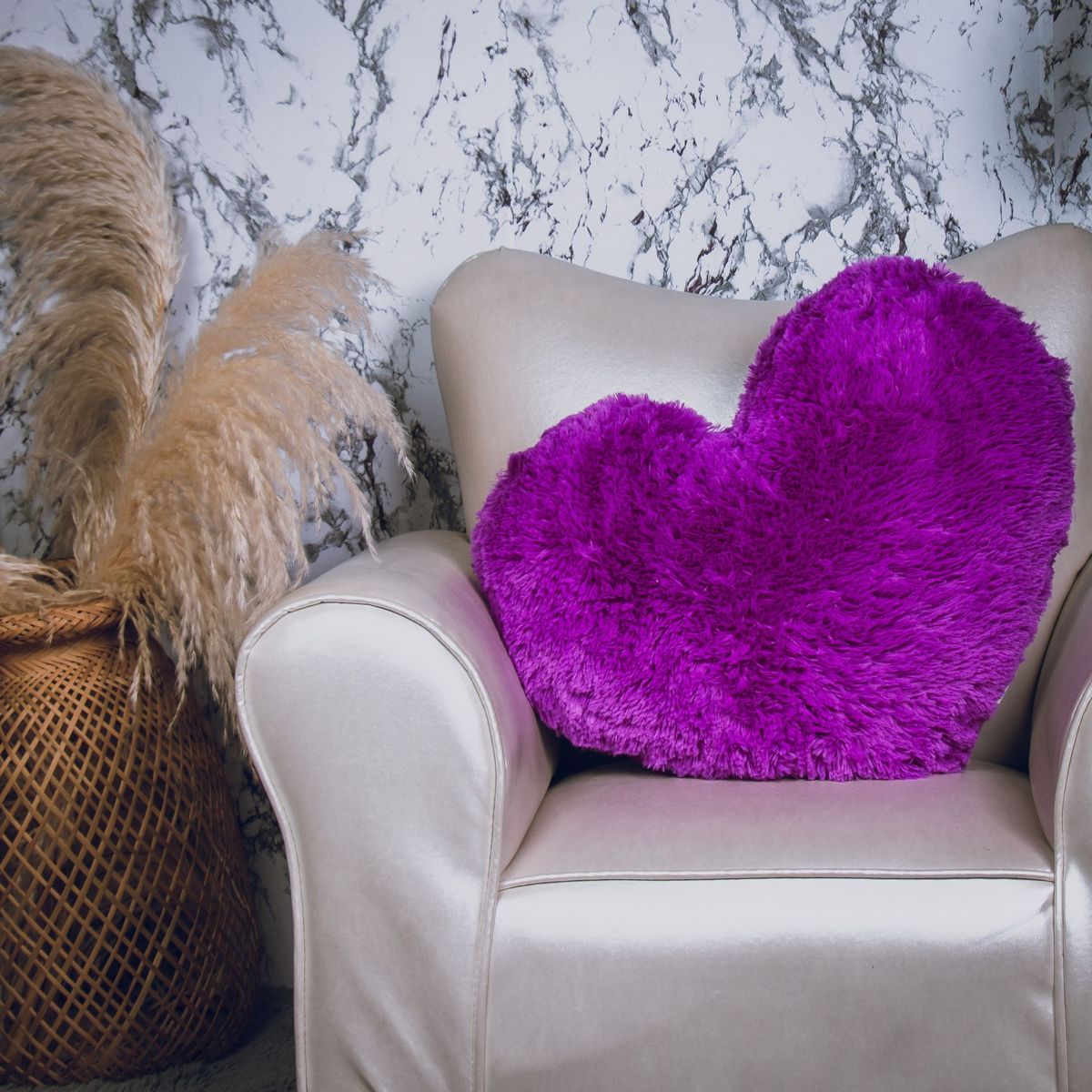 BANZAY - Cojín Decorativo Peludo Corazón - Morado