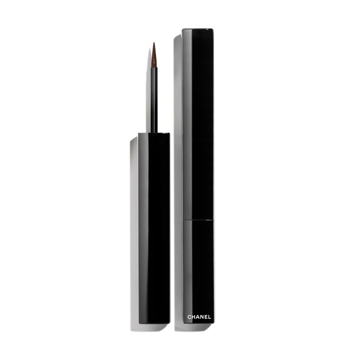 CHANEL - LE LINER DE CHANEL Delineador líquido de alta precisión, larga duración y a prueba de agua