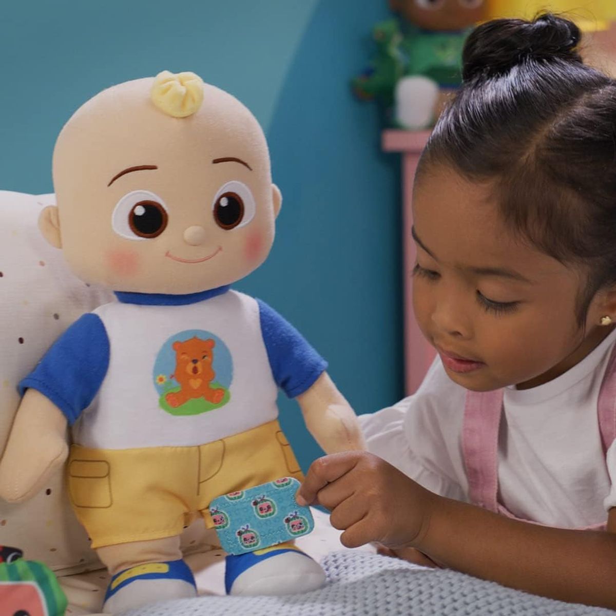 COCOMELON - Muñeca jj de cocomelon boo boo deluxe 8 accesorios