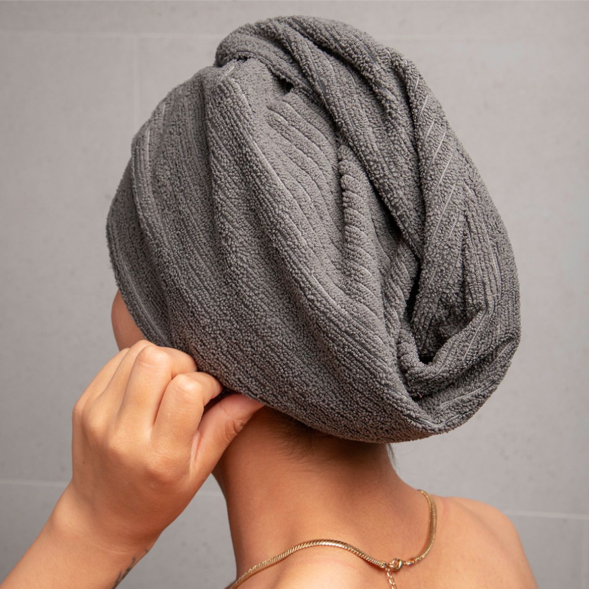 ESSENZA - Toalla Turbante para el Cabello en Microfibra Gris - ESSENZA