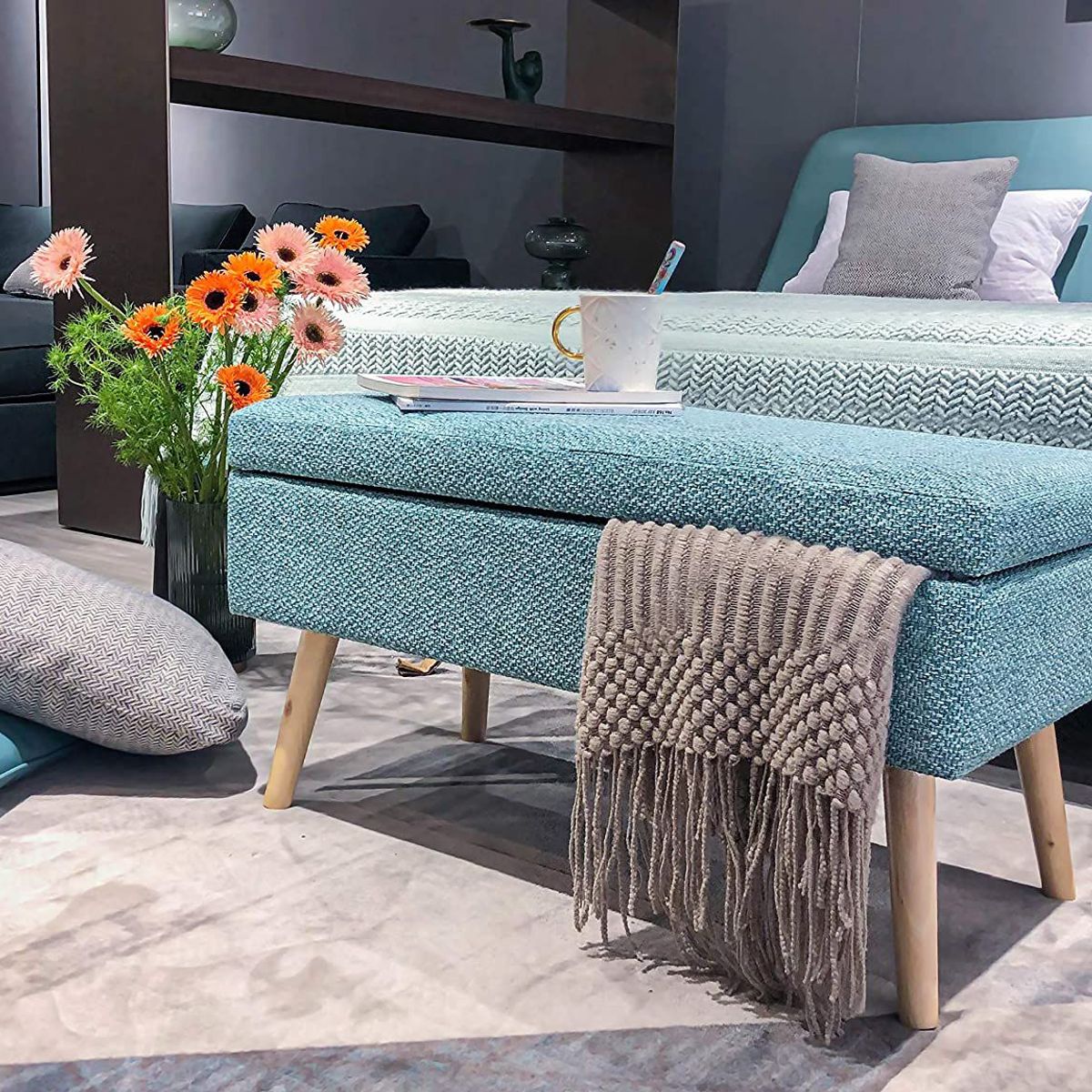 BANZAY - Puff Baul Sala o Pie de Cama Patas en Madera Natural - Turquesa