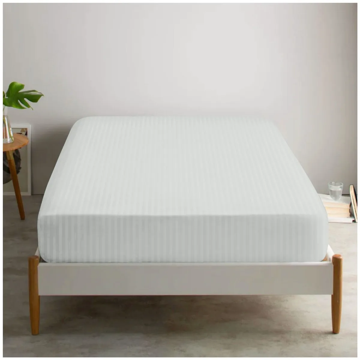 HAPPY BEAR - Sábana Ajustable Queen Microfibra Blanco Líneas