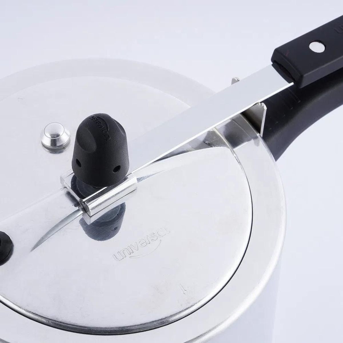 UNIVERSAL - Olla A Presión UNIVERSAL 3 Litros Esencial