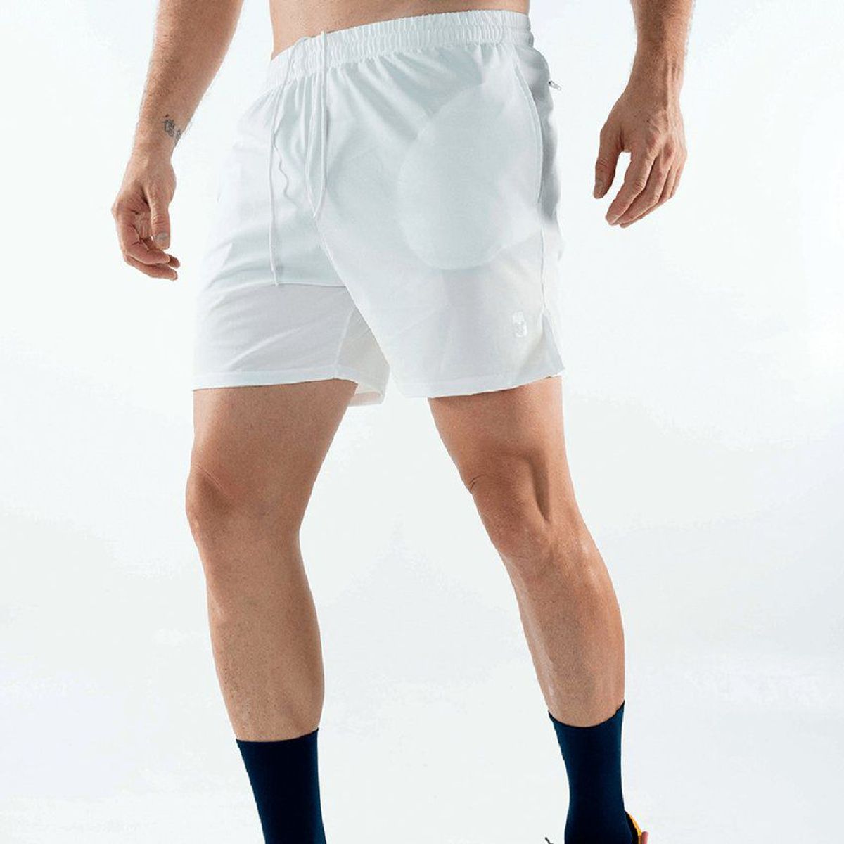 NO RULES - Pantaloneta deportiva hombre ajustada blanco.