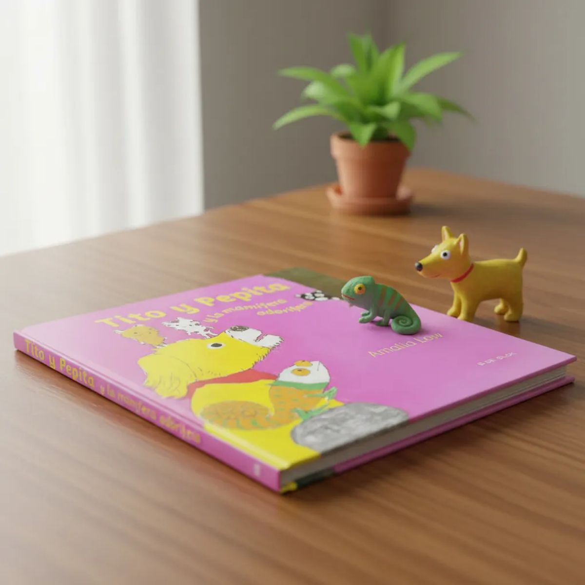 PENGUIN RANDOM HOUSE - Libro Infantil Tito Lupita Y La Mamífera Amalia Low Niños