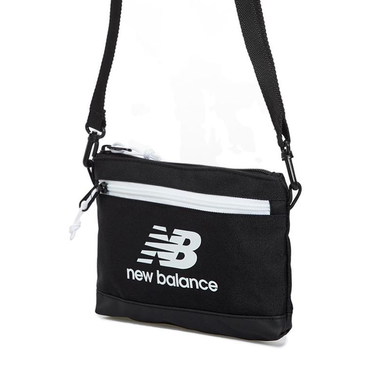 NEW BALANCE - Bolso New Balance Sling Bag-Negro/Blanco