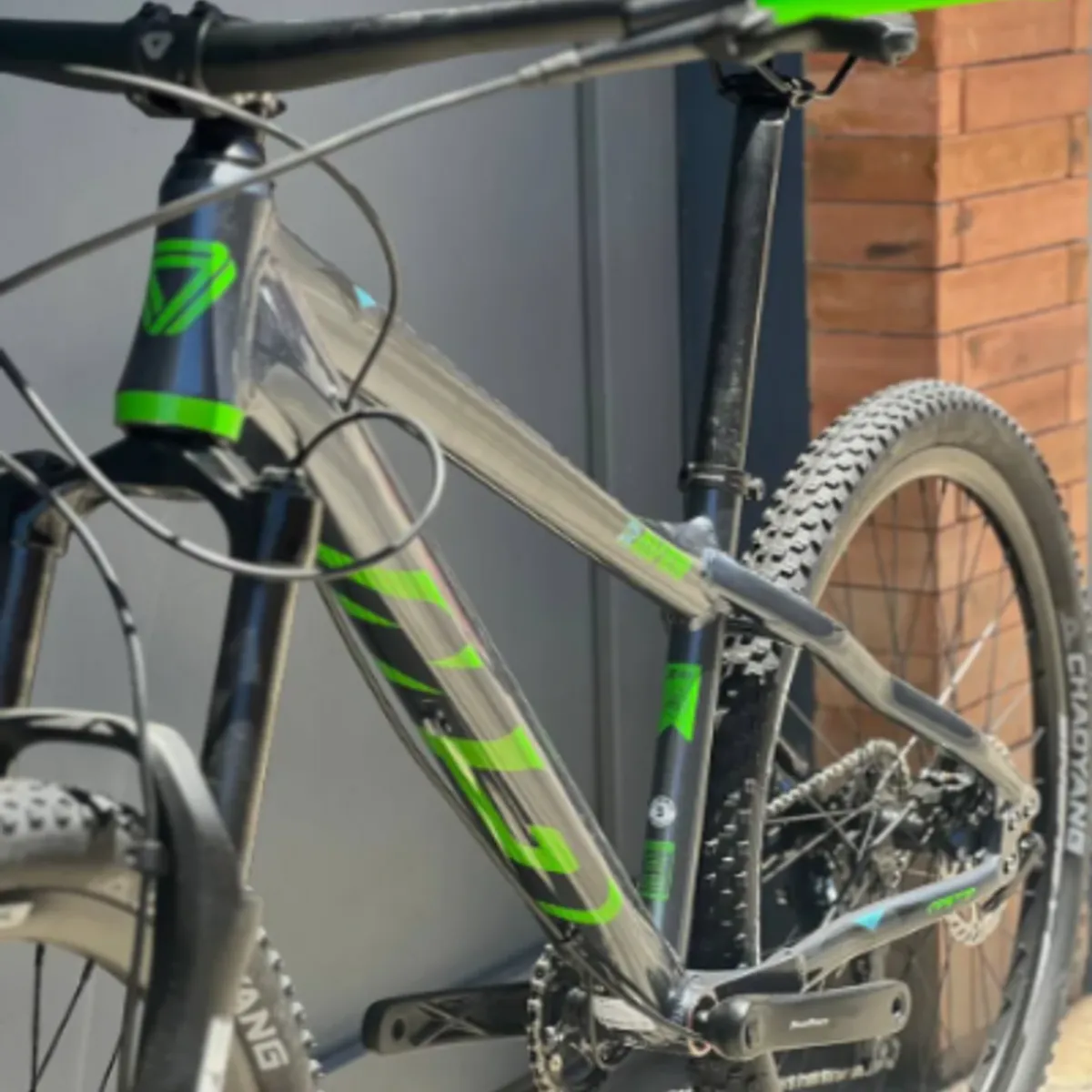 GW - BICICLETA STUNT GW RAVEN 7 VELOCIDADES RIN 26