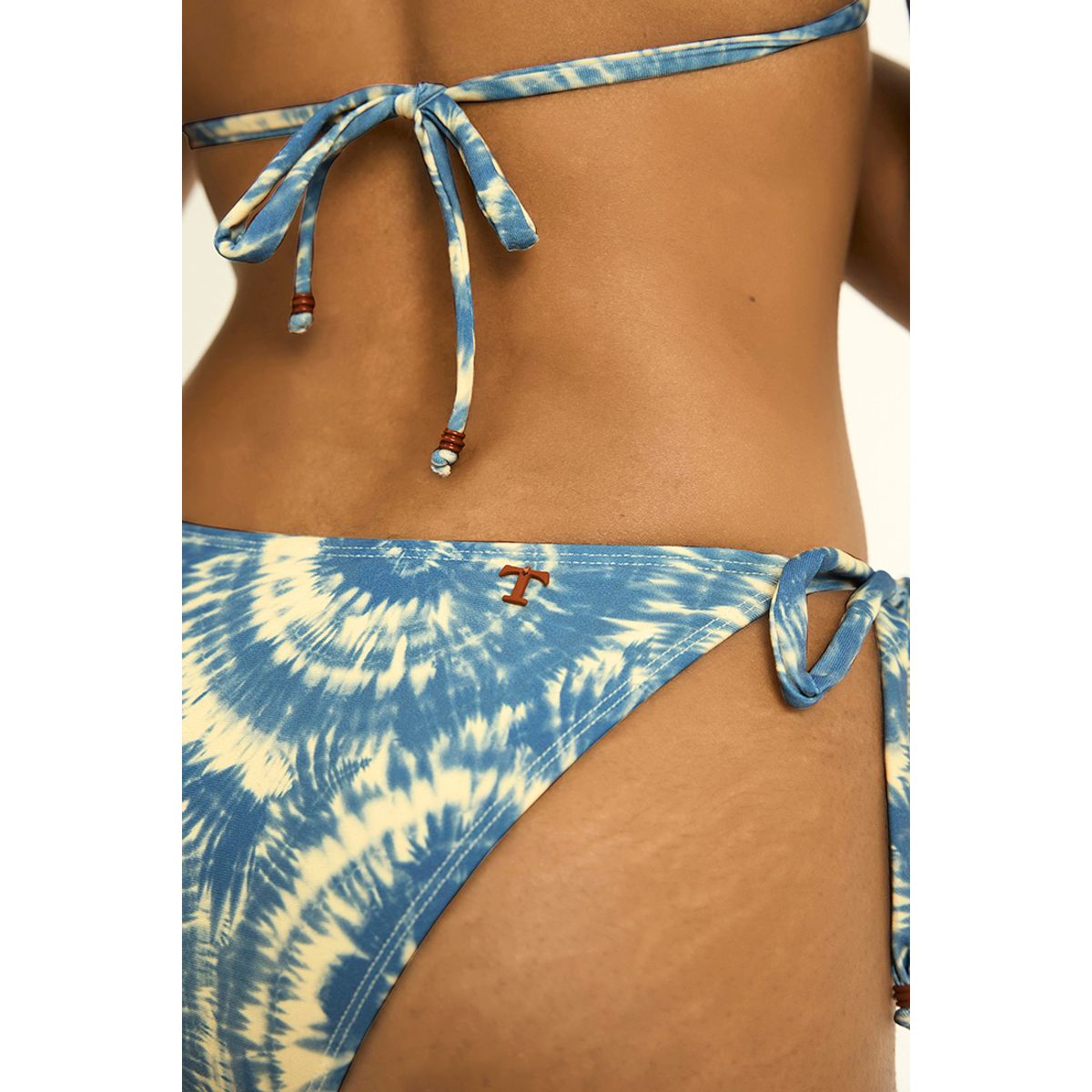 TOUCHE BALNEAIRE - Panty amarre lateral con punteras color cafe 0P08033