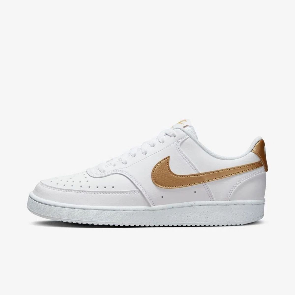 NIKE - TENIS NIKE MUJER COURT VISION LOW BLANCO DORADO