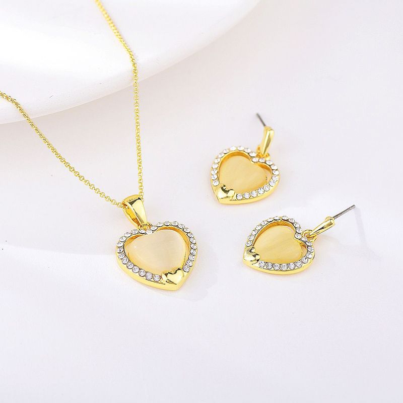 VERAMOREST - Set Aretes y Collar Veramorest- Corazón Dorado