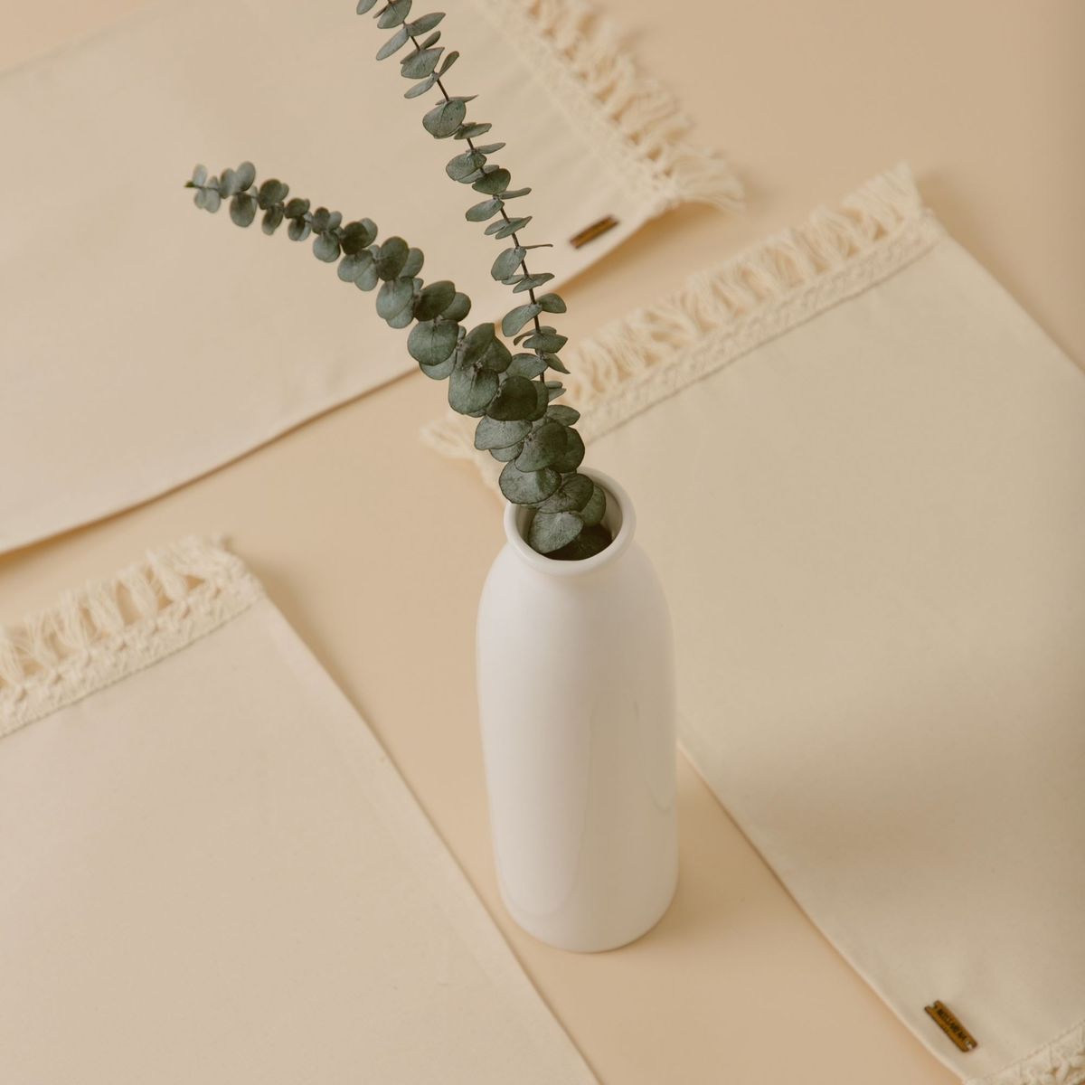 NOSSARENA - Set x 4 individuales en lona 30x45cm color beige.