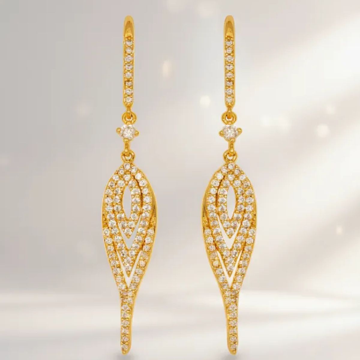 VERAMOREST - Aretes Dorados Elegance