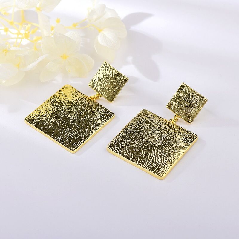VERAMOREST - Aretes Dorados Atenea_.