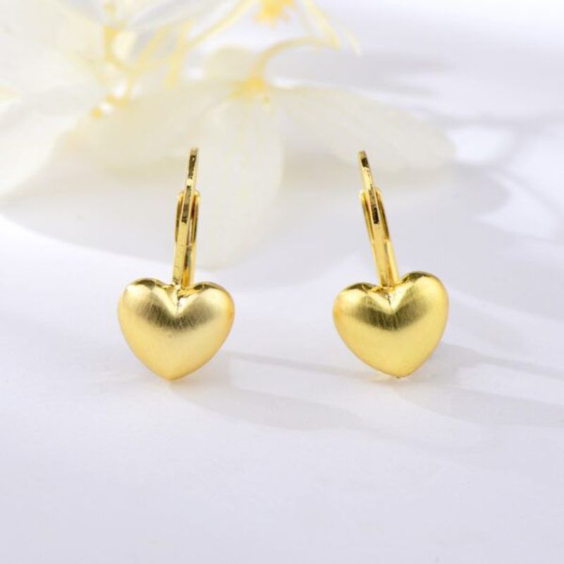VERAMOREST - Aretes Corazón Dorado_.