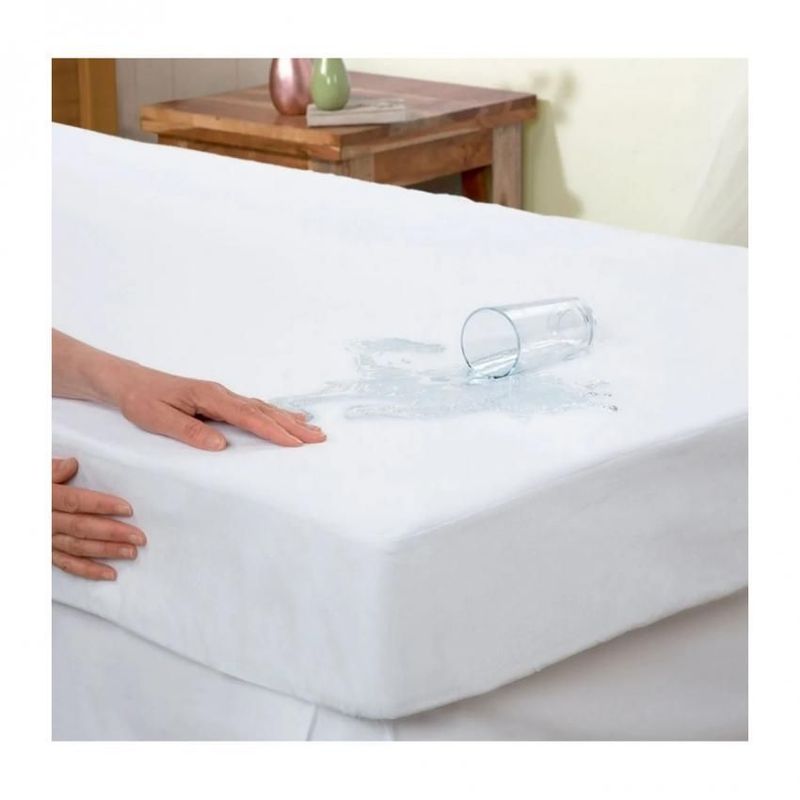 MY NEW BABY - Protector plástico de colchoneta antifluido para bebes blanco70x130x14