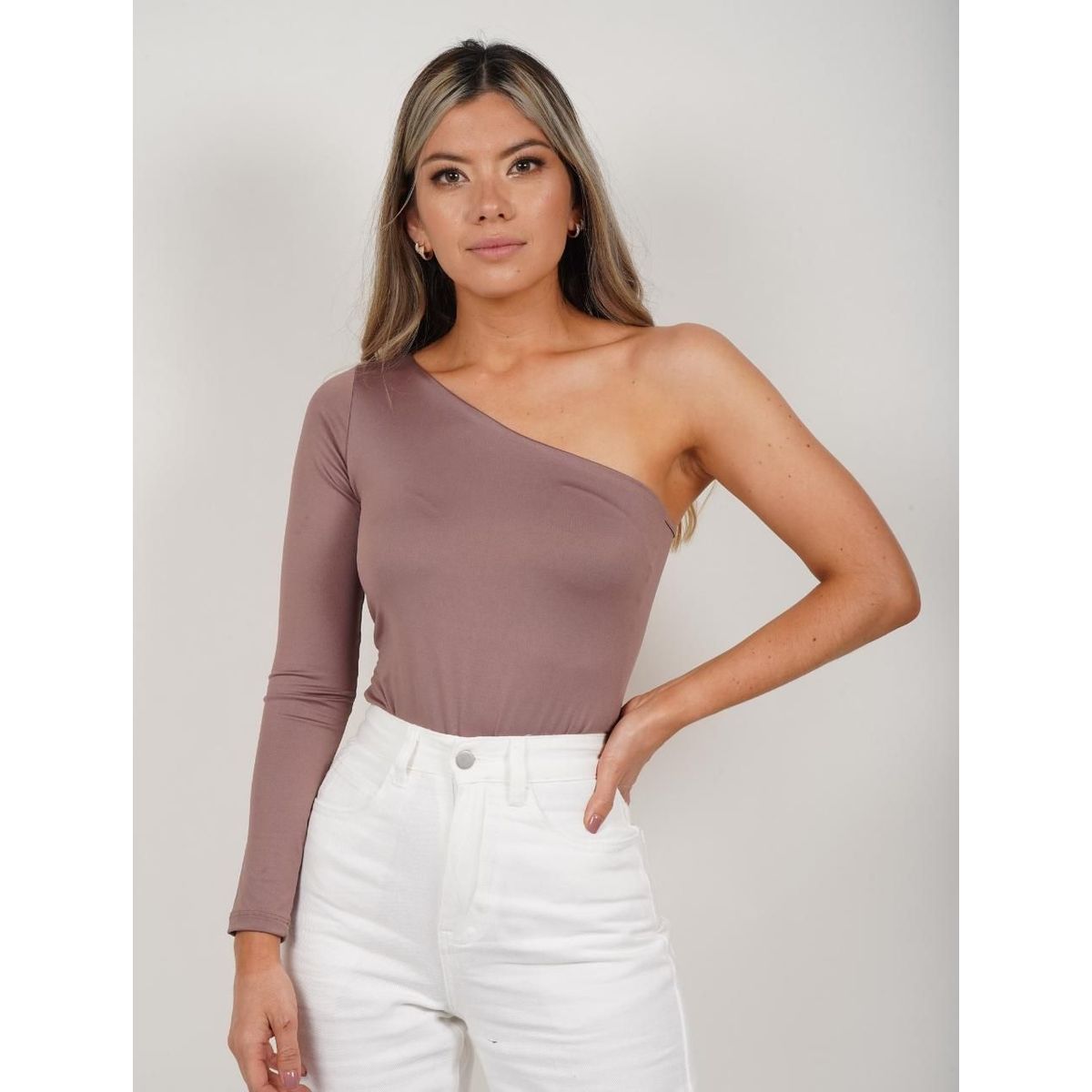 MOLGOA - Body para Mujer Escote Asimétrico Manga Larga - The Sunshine Cocoa