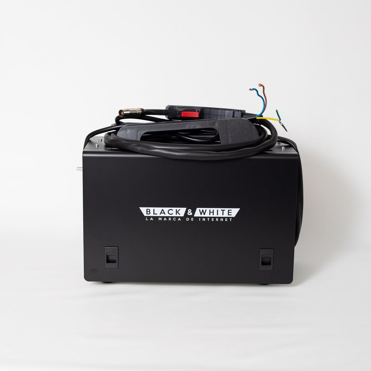 BLACK & WHITE - Soldador Inverter 3 en 1 200A 220V MIG - TIG LIFT - MMA