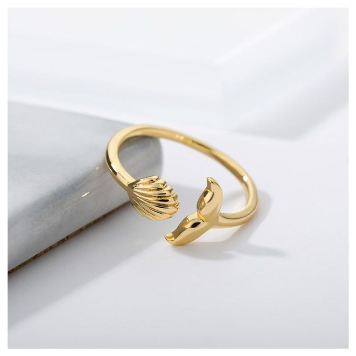 ACCESORIOS DE EVA - Anillo Ajustable para Mujer en Acero Inoxidable Concha_.