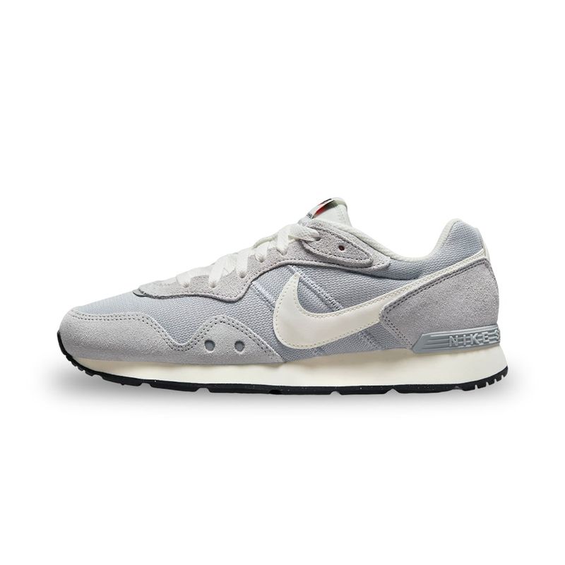 NIKE - Tenis Nike Venture Runner Sportswear Mujer-Gris
