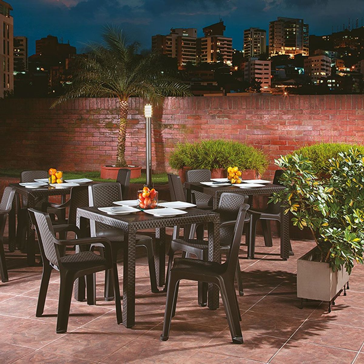 RIMAX - Comedor Eterna RIMAX (1 Mesa + 4 Sillas Con Brazos WENGUE)