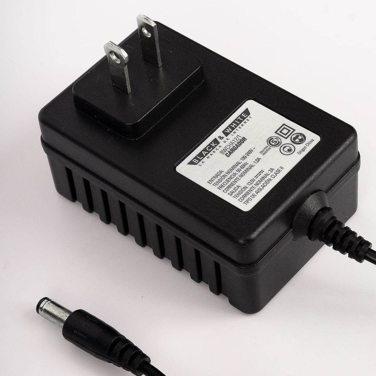 BLACK & WHITE - Cargador Rapido 2A 12V Taladro BWTP121