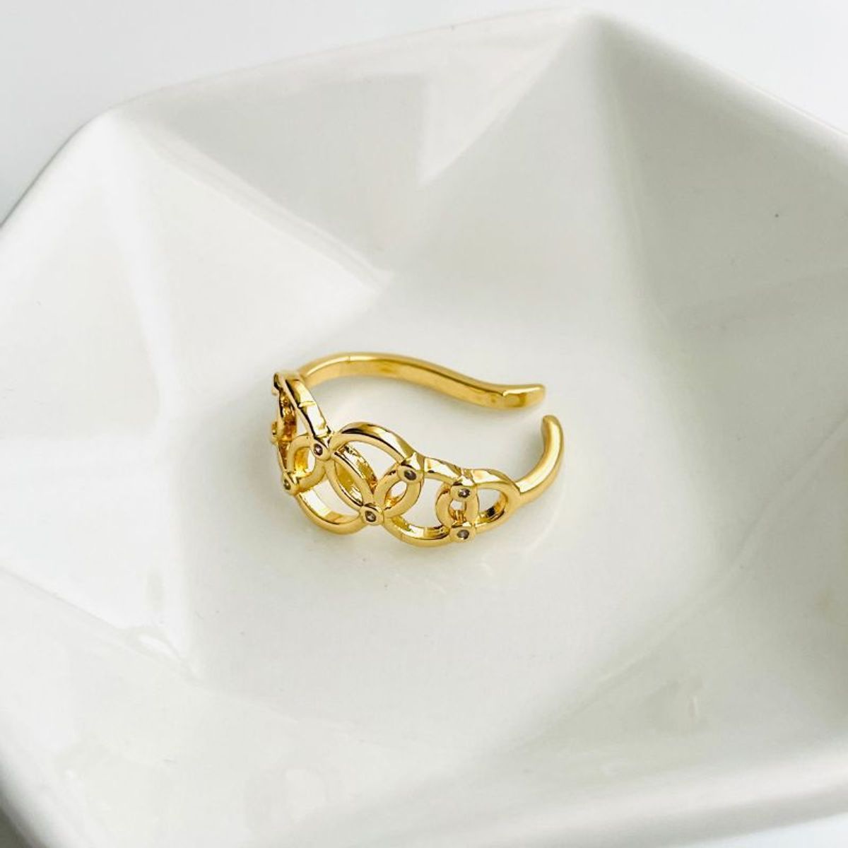 ACCESORIOS DE EVA - Arete Ear Cuff Simulador Entre Lazos