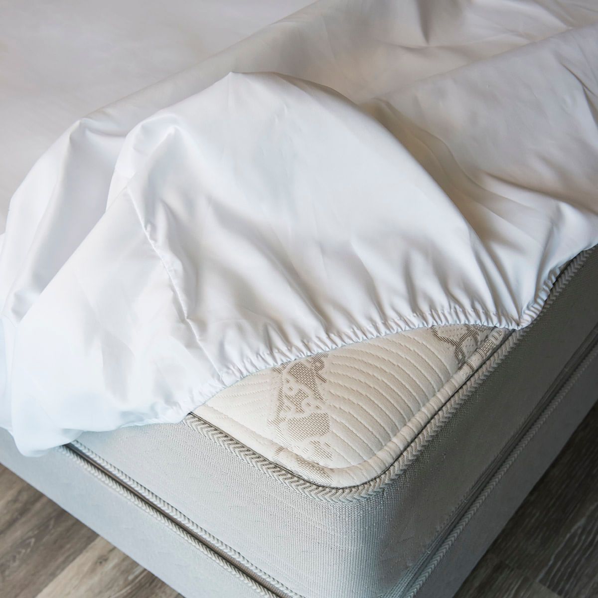 DISTRIHOGAR - Protector de Colchón Essencial Antifluidos Semidoble