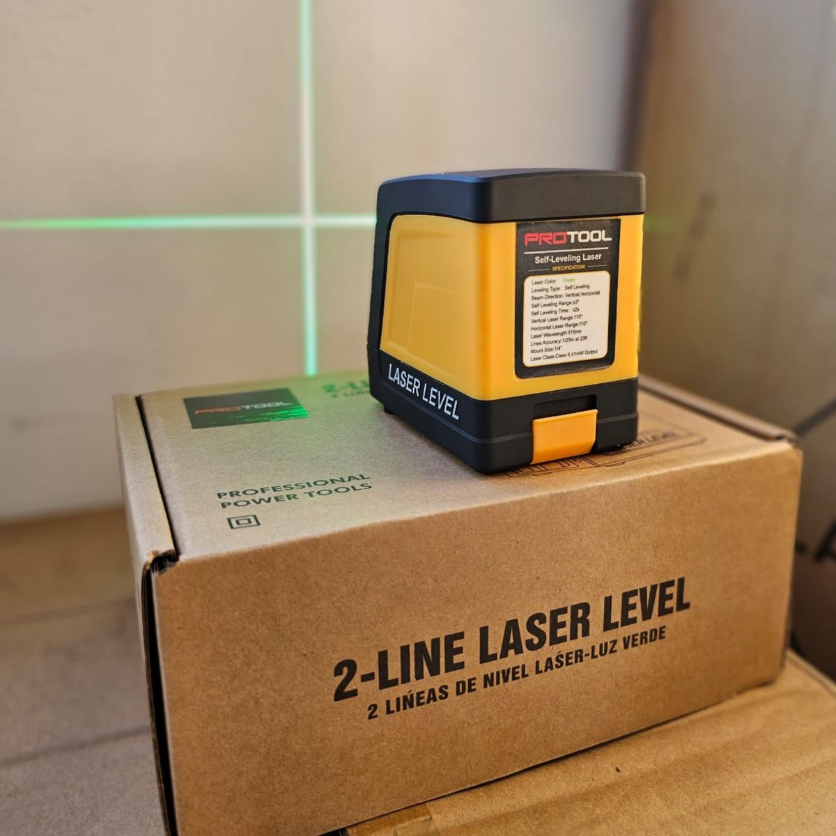 PROTOOL - Nivel Laser Autonivelante 2 Lineas Verde Con Base Magnética + Control