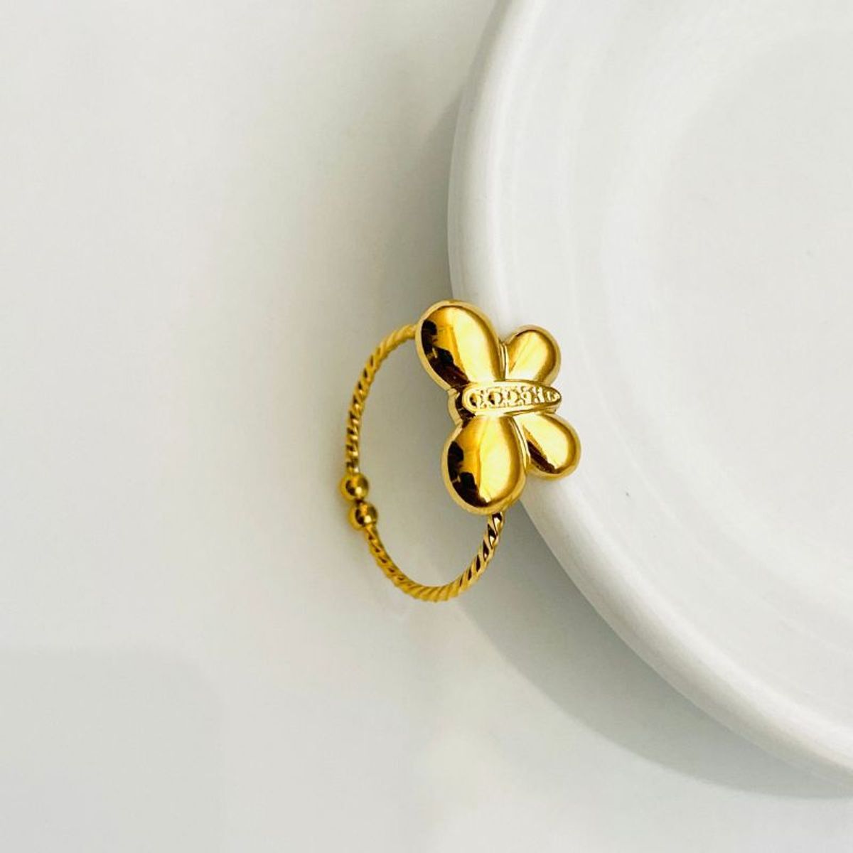 ACCESORIOS DE EVA - Anillo Ajustable para Mujer en Acero Inoxidable Mariposa Dorada_.