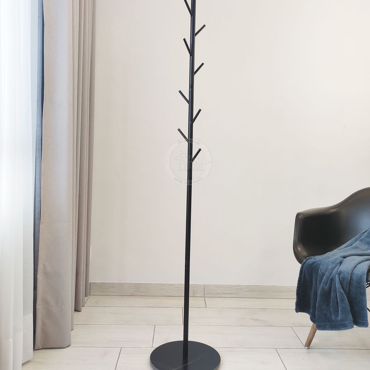 INDUHOGAR - Perchero de lujo color negro mate con base tipo marmol marca induhogar