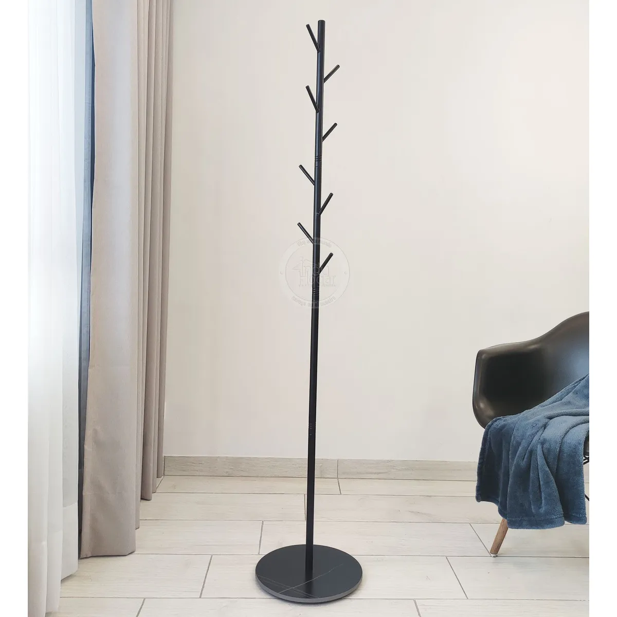 INDUHOGAR - Perchero de lujo color negro mate con base tipo marmol marca induhogar