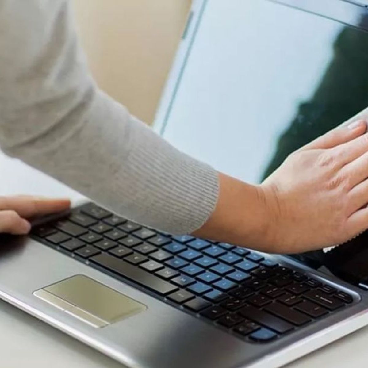 GENERICO - Kit de Limpieza 4 en 1 Grande para computadores y pantallas