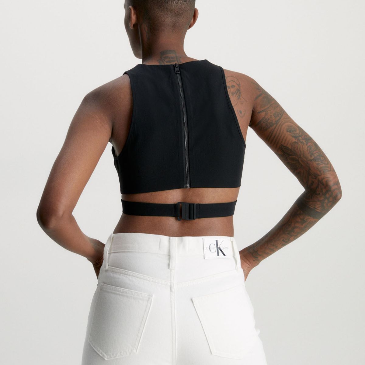 CALVIN KLEIN - Crop Top Negro Con Recorte Y Cierre En La Espalda Para Mujer Calvin Klein