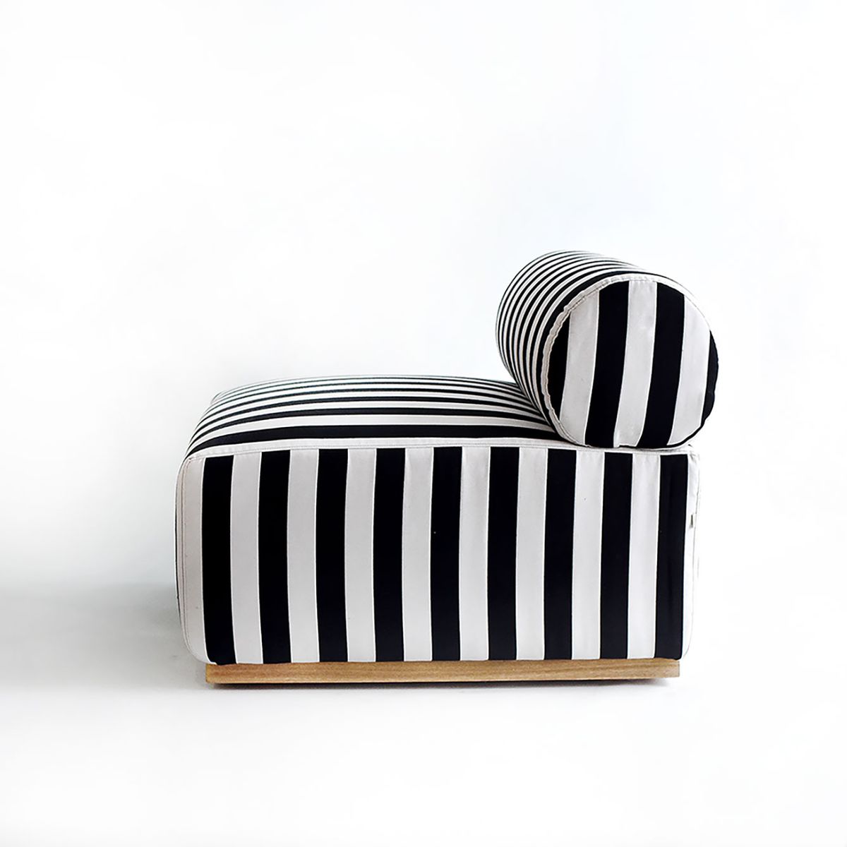 ENMADERA - Silla Bahia Rayas Negro y Blanco con Base en Madera