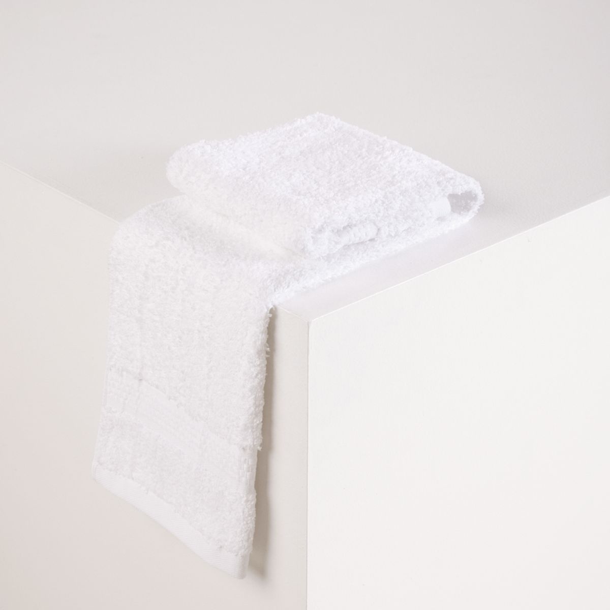 DISTRIHOGAR - Toalla de Manos Ricu 480 gr Blanca 50 x 80