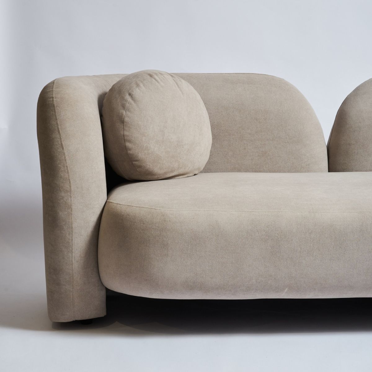 ENMADERA - Sofá Sixxta color Taupe