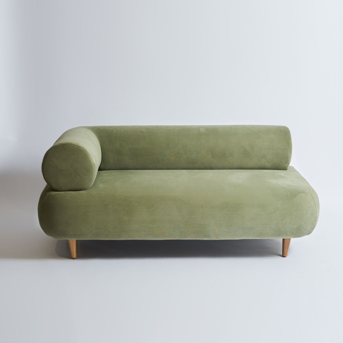 ENMADERA - Sofá Xirys color verde oliva