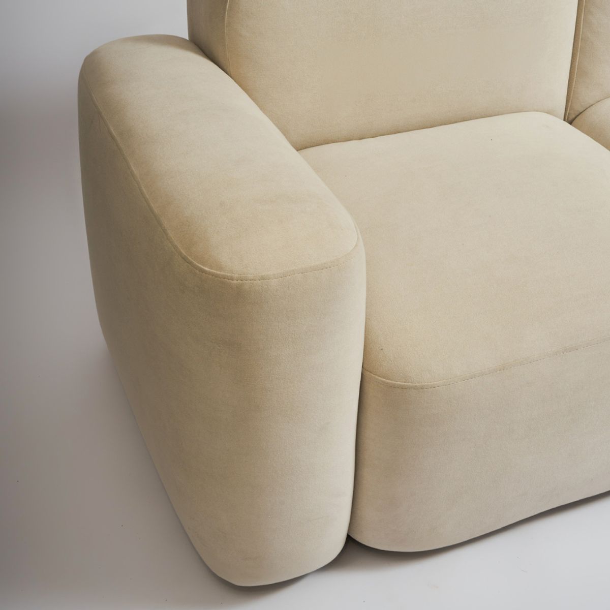 ENMADERA - Sofá Fiona color blanco